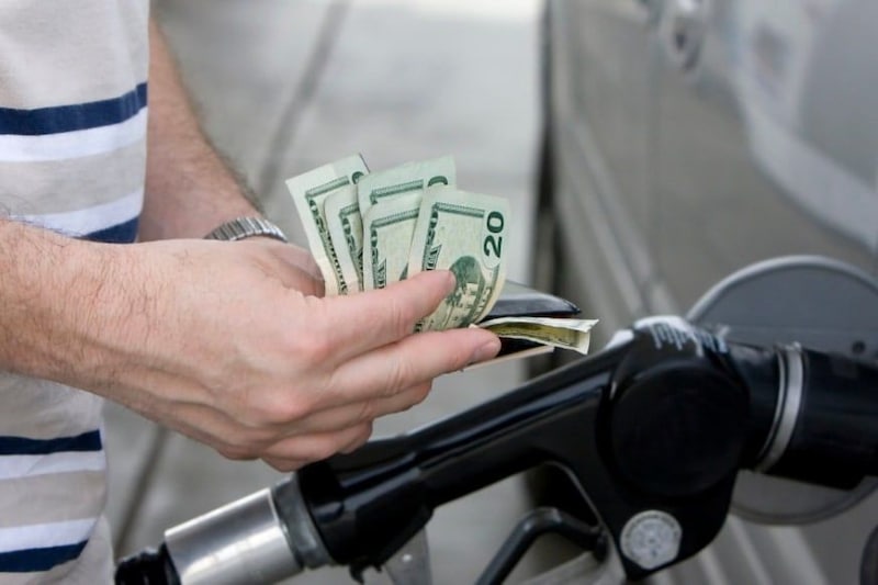 ガソリン代を節約したいなら「速度超過」をやめるべき、全米で1日35億円の節約に