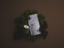 大人の休む力をサポート。休息サプリメントとトドマツの清らかな香りのキャンドルで、頑張った自分を整えるBeのホリデーコフレに注目！