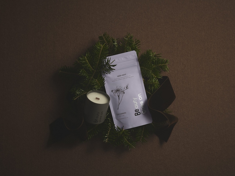 大人の休む力をサポート。休息サプリメントとトドマツの清らかな香りのキャンドルで、頑張った自分を整えるBeのホリデーコフレに注目！