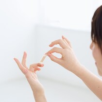 50代の大革命！不調に効く「絆創膏を貼るだけ」整体　【前編】やり方のコツを徹底紹介