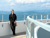 【人気モデル・青木沙織里さんの50代おしゃれ旅】秋冬こそ大人のオンシーズン！ 旅に求める全てが揃う、和歌山県・白浜旅〈後編〉