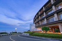 雄大な瀬戸内海を一望！ 快適な和モダン空間へと生まれ変わった「亀の井ホテル 赤穂」へ、のんびり宿で過ごすくつろぎの大人旅