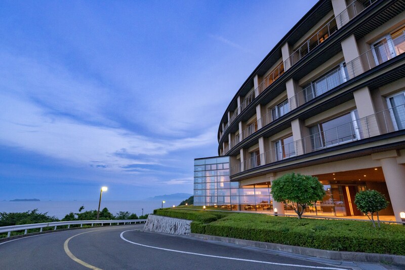 雄大な瀬戸内海を一望！ 快適な和モダン空間へと生まれ変わった「亀の井ホテル 赤穂」へ、のんびり宿で過ごすくつろぎの大人旅