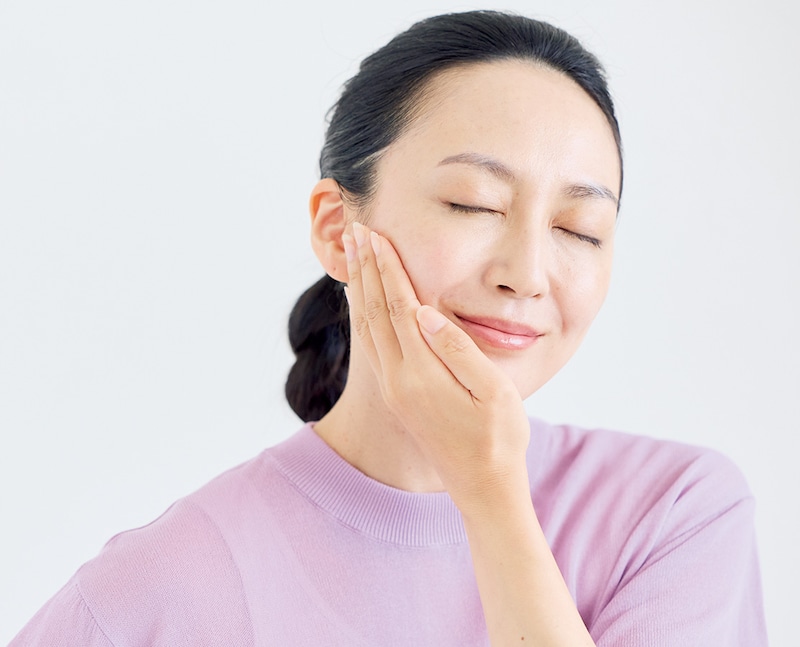 ごわつき50代の肌をクリアに導く【3ステップ美白】シミの根は秋に刈り取るのが正解!