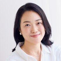 【50代のベースメイク】さりげない立体感を生むテクニックをマスター！