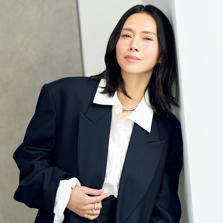 【中谷美紀さんインタビュー】「ようやく憧れの50代になれる。今はワクワクしています」美しく時を刻む信念