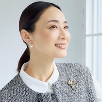 【50代のメイクレッスン】清々しい目元をつくるアイシャドウテクきちんとシーンで大活躍