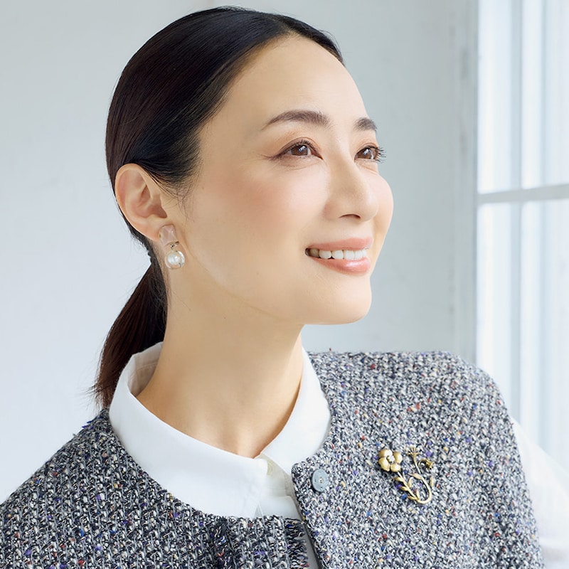 【50代のメイクレッスン】清々しい目元をつくるアイシャドウテクきちんとシーンで大活躍