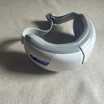 【清水ミチコさんエッセイ】「5分ほど装着してから寝ています」