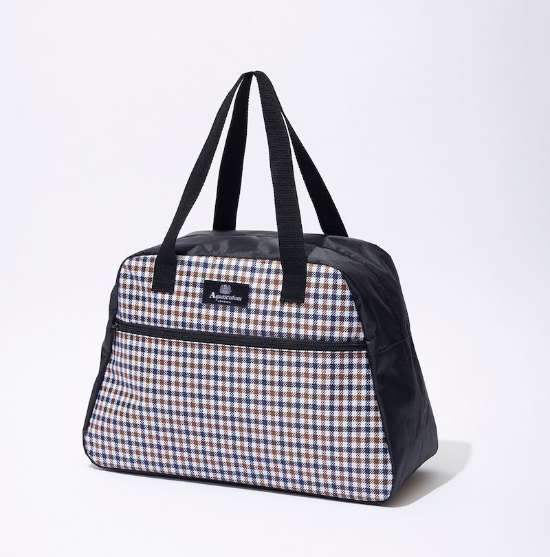 【好評発売中】大容量で使い勝手バツグン！【アクアスキュータム】の大容量ボストンバッグ｜GLOW3月号増刊付録