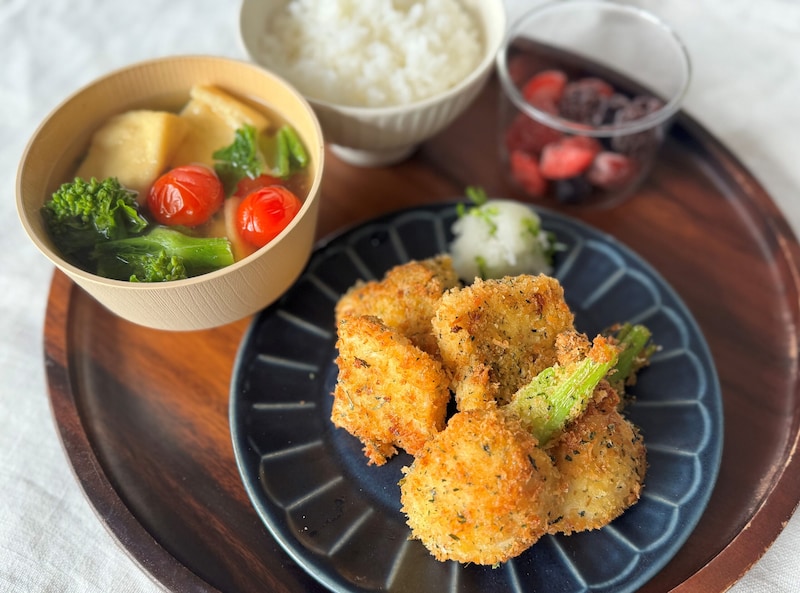 【更年期世代を元気に！ 50代の「応援めし」】 花粉に負けない、春の整えメニュー「カジキマグロとカブのフライ」 「菜の花とミニトマト、油揚げのみそ汁」vol.17