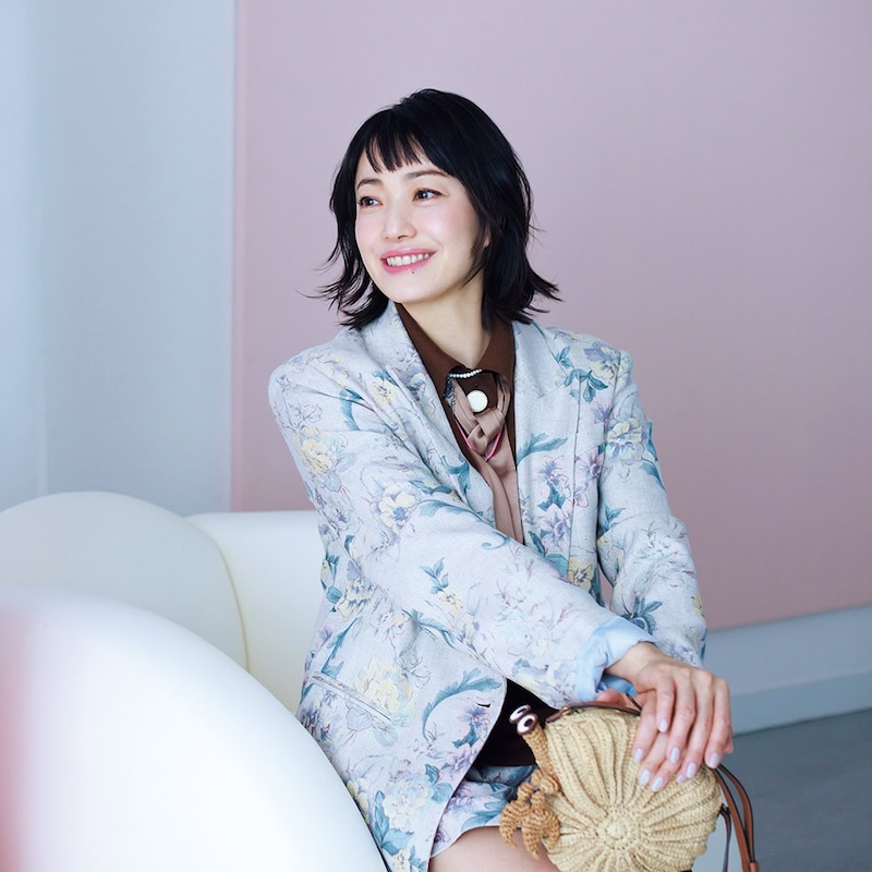 菅野美穂さんインタビュー「若い頃に訪れた場所を"今の自分"で確かめてみたい」