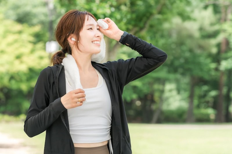 【更年期×東洋医学で解決！】その滝汗、どっち？「ただの暑さ」と「更年期のホットフラッシュ」の見分け方と対処法
