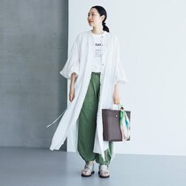 【50代のおしゃれ】白を75％効かせた、白×挿し色の絶妙ホワイトコーディネート