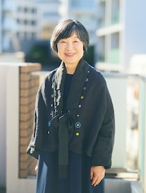 【群ようこさん】マンションでひとり暮らしをしている55歳のサチコを描く「何歳からでも新しいことは始められる」