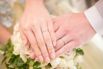 【50代女性必見】女性が年上の「年の差婚で幸せになる秘訣とは？