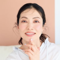 滝汗に負けない【50代のメイク術】！ 鉄壁のベースで崩れない顔面づくり