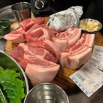 ミシュラン常連から最新店まで！ 韓国通のモデル・高町美幸さんが本当に満足したお肉の名店4選【大人のための韓国案内】