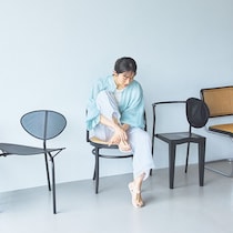 夏のバカンスに履きたい！ 50代に似合う大人のリゾート＆トングサンダル