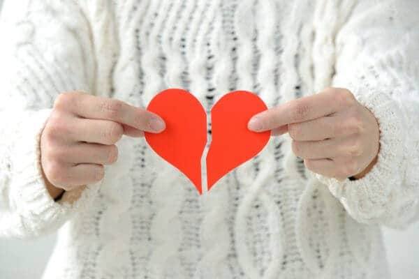 片思いがつらいときの対処法を紹介。諦めた方がいい場合とそうでない場合の見分け方も紹介。