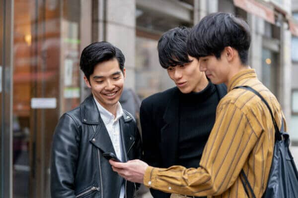 オクテ男子ほど、好意は友達にダダ漏れ