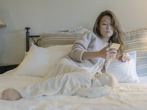 LINE未読スルーの女性心理とは?未読が続く理由を解説