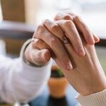 【片想い中の人必見】片思いを成就させた人がやってるテクニックとは？