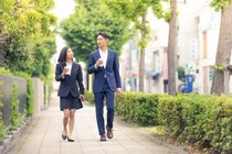 社内恋愛でも使える！ 気になる彼にこっそりアピールする方法5つ