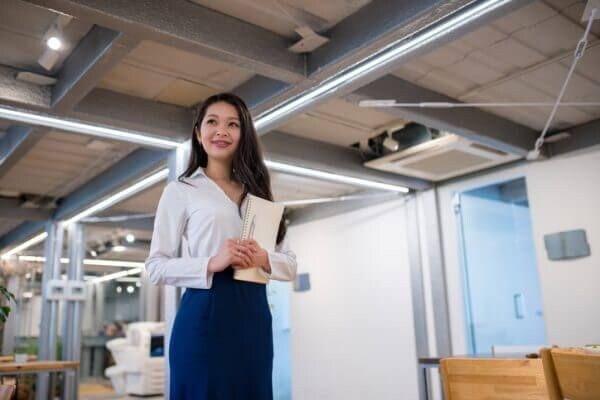 「仕事ができすぎる女性」はモテない