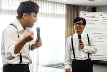 【コミュ力1up！】よしもと芸人と輪になって遊ぼ♪ ゲーム感覚のワークショップでコミュ力アップ!!