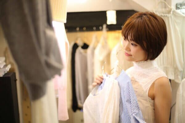 ③ファッションはスリムライン