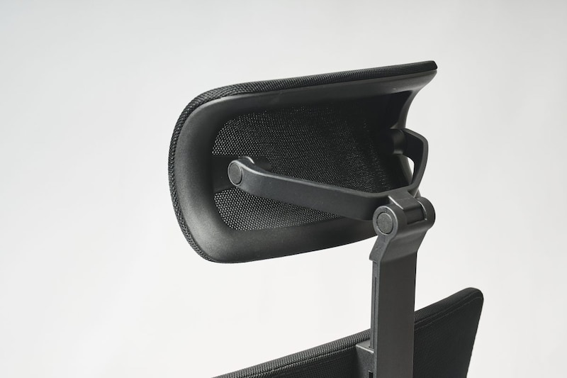 ヘッド部分は9段階の高さ調節と２か所の首振り調整ができる3軸可動という高機能っぷり