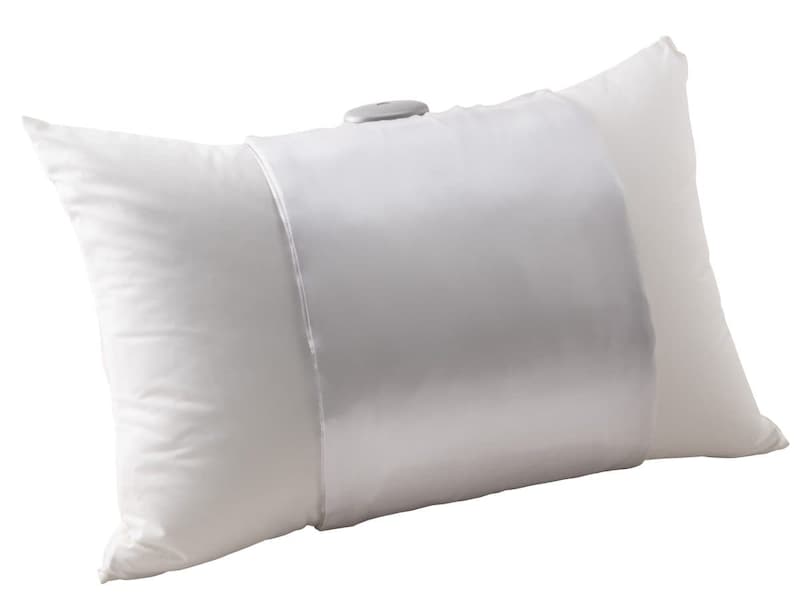 アテックスルルド「おやすみネックウォーマー(AX-BT809)」¥7,700/適応枕サイズは縦約35~45㎝/連続使用時間は約60分※枕は商品ではありません。