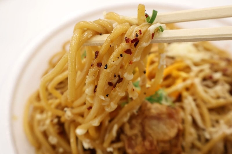 麺はパスタというより焼きそばっぽい
