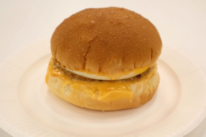 「チーズに溺れろ!月見チーズバーガー」