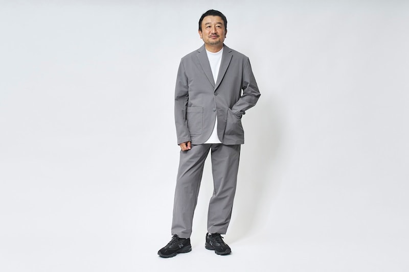 ニューバランス エヌビー グレー シングルジャケット ￥24,970（税込） エヌビー グレー テーパードパンツ ￥18,920（税込）