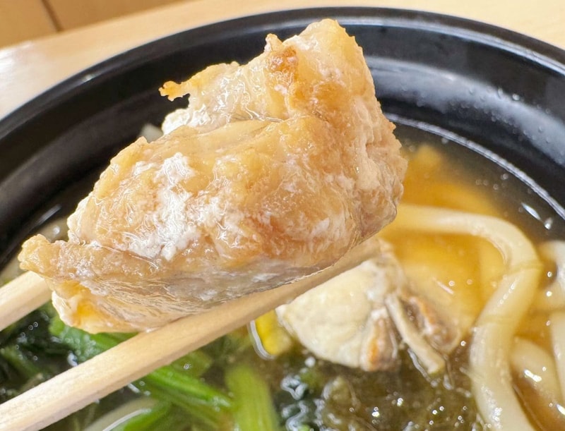 トッピングには下関で約100年続く老舗から仕入れた国産天然ふぐを贅沢に使用