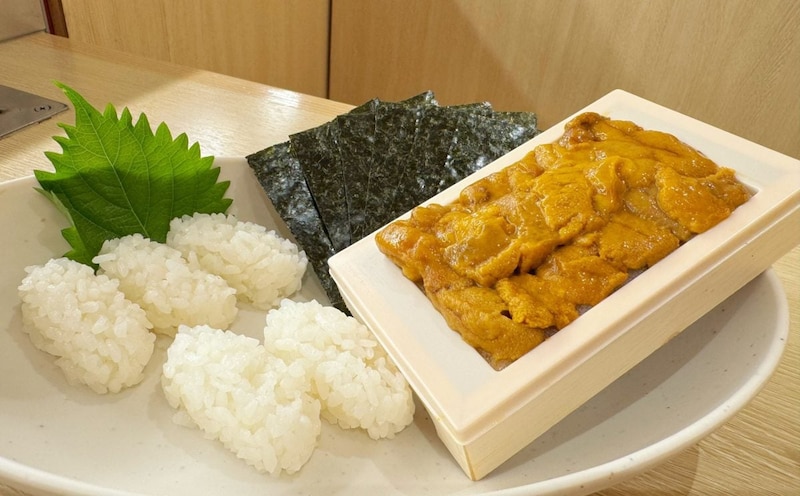 【くら寿司本気の新作】今が旬の濃厚「新物うに」が破格!3日間限定の板うにセットなど、食べ逃し厳禁「秋の豪華フェア」を実食レポ