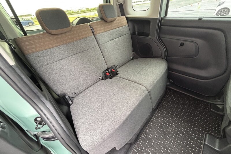 スペースや利便性は高くリアドア開口部､リアシートスライド量はクラストップ