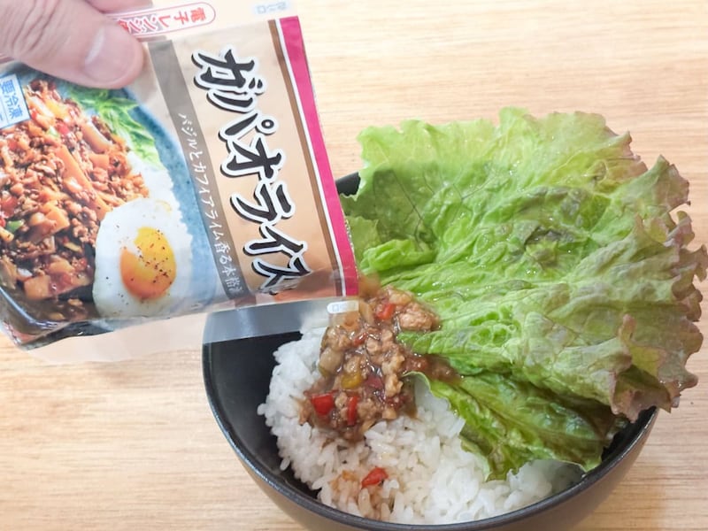 「ガパオライスの具」の加温時間は、500wで約1分40秒、600wで約1分30秒