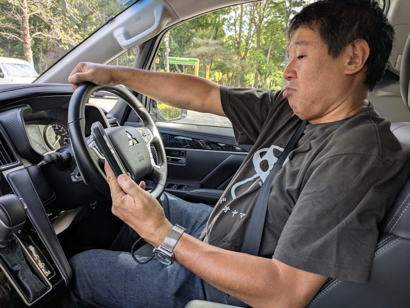 【運転中の“ながらスマホ”は死亡率5倍】車も自転車も厳罰化へ！停止中はセーフ？警察に聞いた意外な取り締まり基準