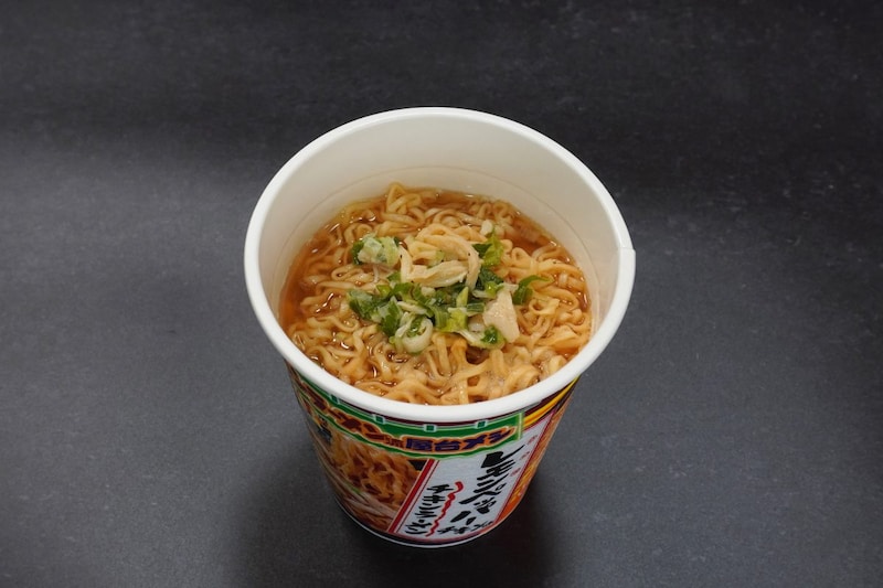 日清食品
チキンラーメンビッグカップ レモンペッパーチキン味
