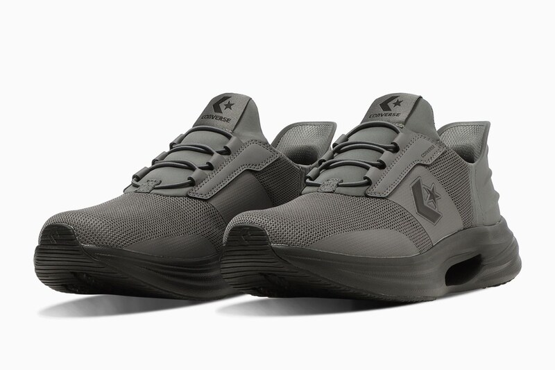 コンバース「ケイブスター スリットスライド」￥9,790