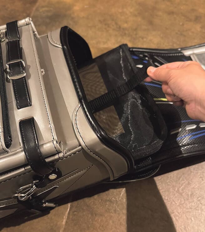 ナイロンメッシュ 縦型書類ケース・仕切り付　「子どものランドセルに常に入れています。学校でもらうプリントは全部これにしまうよう教えています」（無印良品愛好家 あやのすけさん）