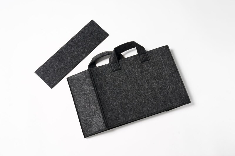 持ち運べるフェルト ファイルボックス　「中敷きを抜けば折り畳める」