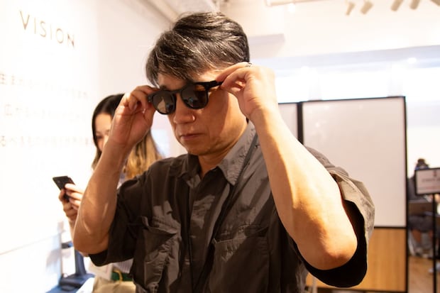 そのメガネにAIアシスタントを搭載した次世代のスマートグラスがLooktechなのです