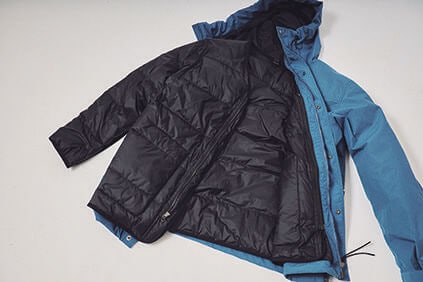 インナーダウンはファスナーで簡単に着脱できる