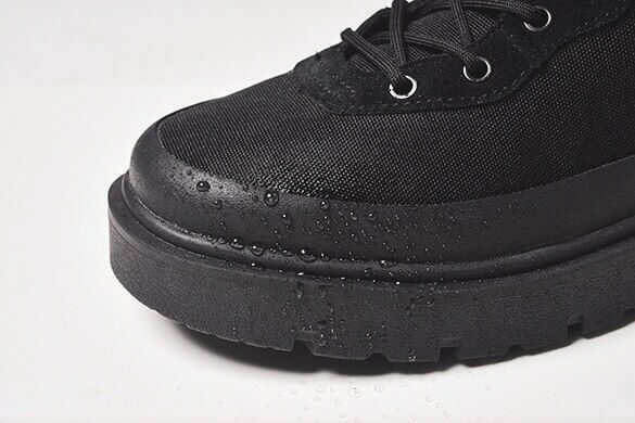 つま先が圧迫されにくく快適