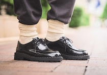 【ユニクロのコレ買い】「ユニクロ：シー」の新作にハズレなし！完売必至の高見え高機能シューズ2選