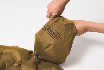 収納ケースがポンプになるので、簡単に空気を入れられる